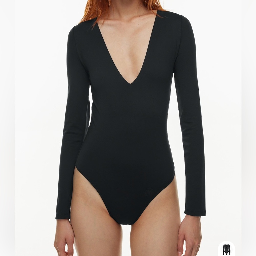 Aritzia Contour V-neck Longsleeve Bodysuit Black